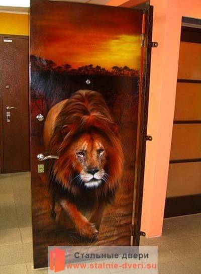 Фото двери с фотопечатью «Лев»